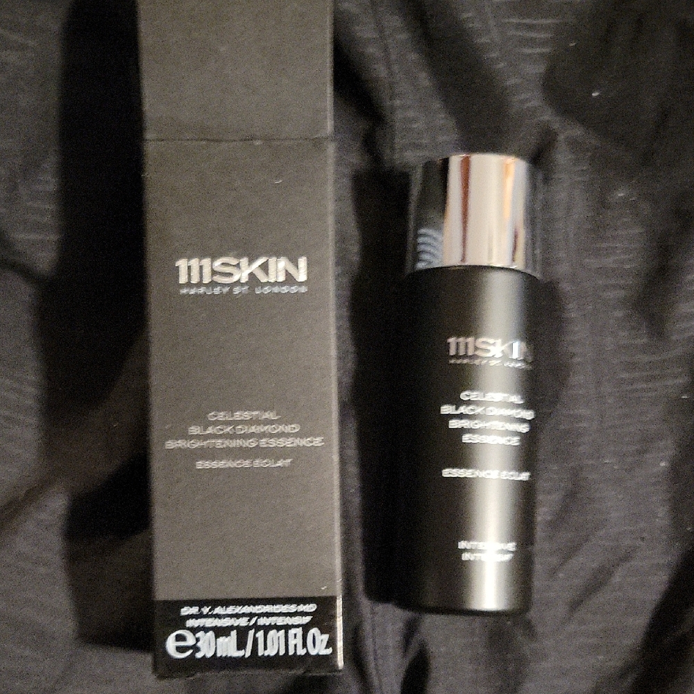 111SKIN Black Diamond Essence with Silver Cap